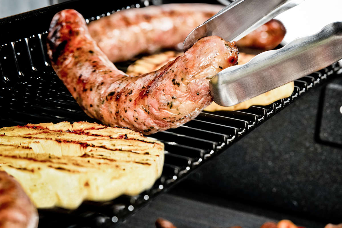 Górna półka w grillu gazowym